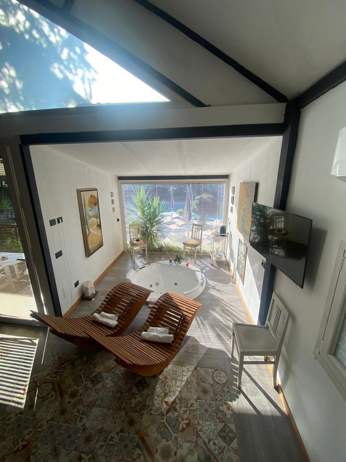 Agriturismo La Locanda Del Parco โมราโนคาลาโบร ภายนอก รูปภาพ